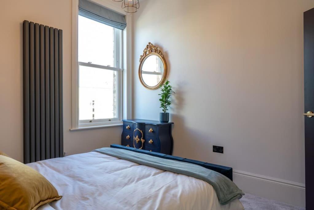 Stylish Beachfront Apartment, Sweeping Ocean Views And Luxury Touches Herne Bay Exterior photo