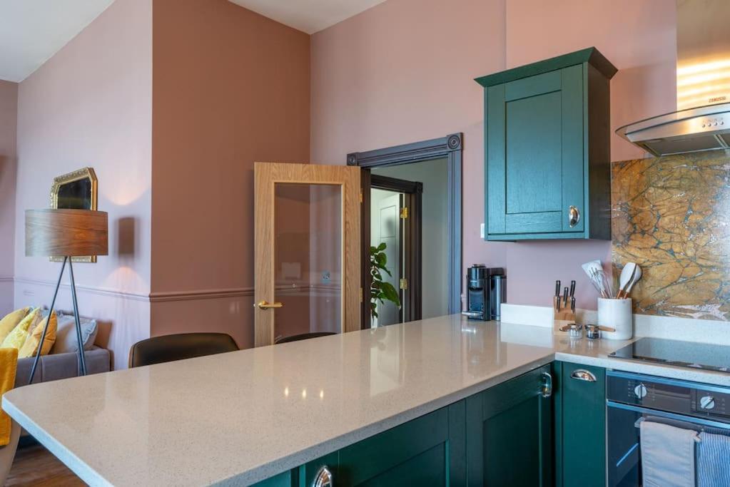 Stylish Beachfront Apartment, Sweeping Ocean Views And Luxury Touches Herne Bay Exterior photo