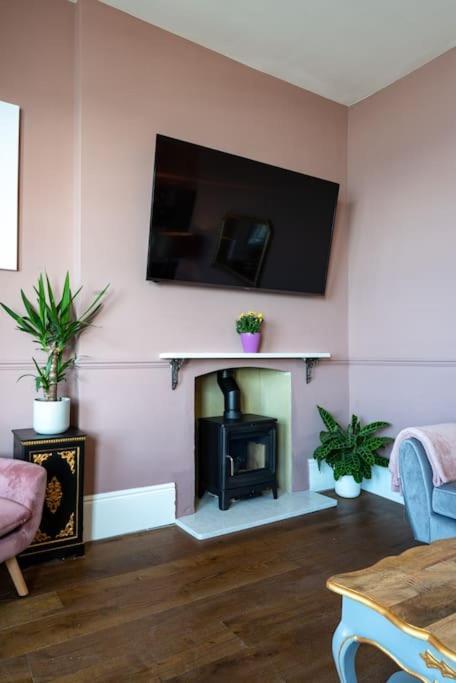 Stylish Beachfront Apartment, Sweeping Ocean Views And Luxury Touches Herne Bay Exterior photo